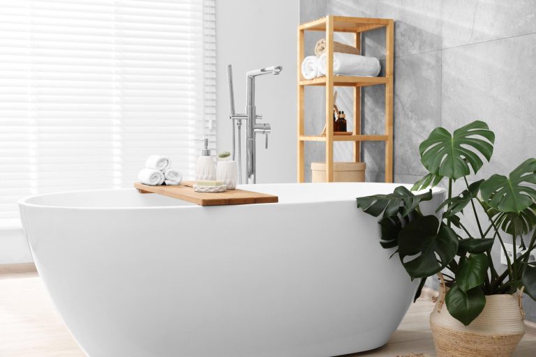 Bathtub Trays and Caddies Ideas for a Relaxing Spa Bathroom