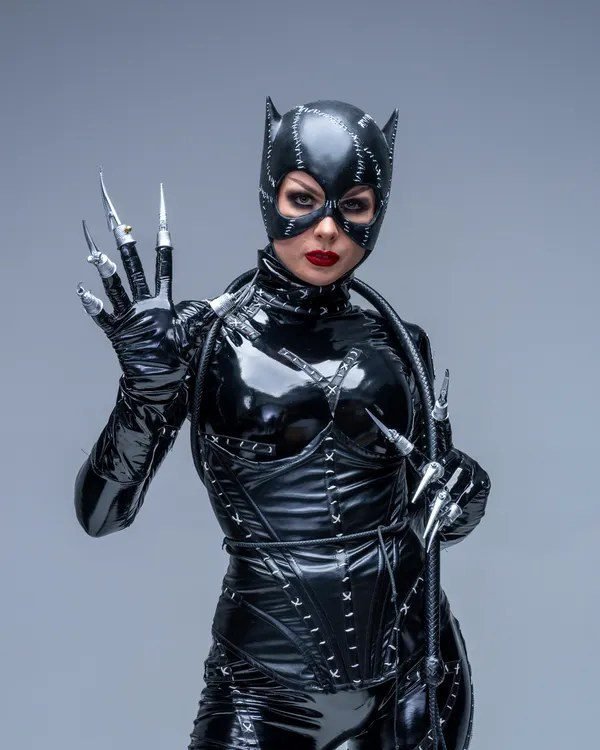 25+ Cheap Halloween Costumes That Look Expensive (Under $30)