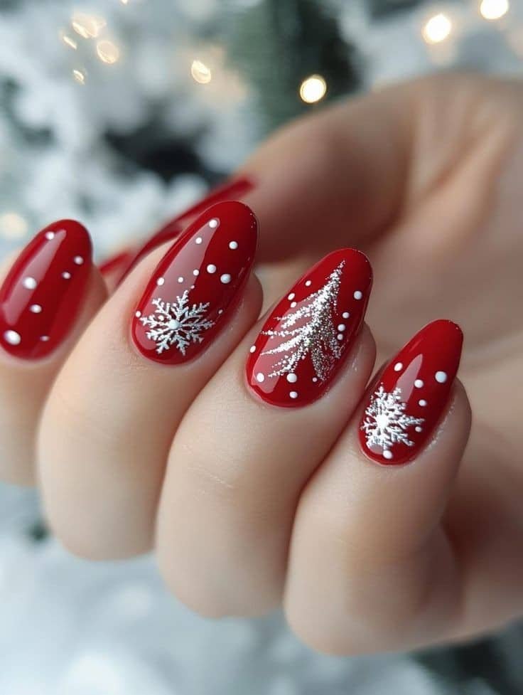 15+ Christmas Nail Ideas for Almond Nails
