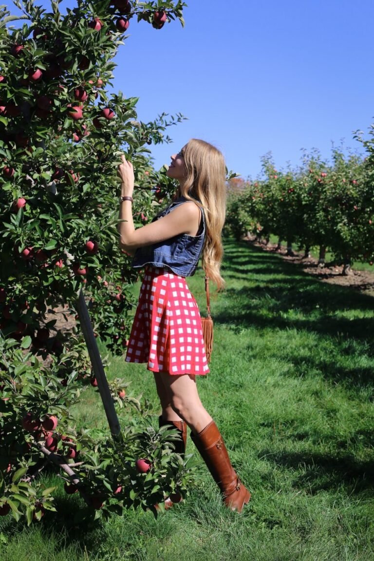 18+ Apple Orchard Outfits — The Sister Trend