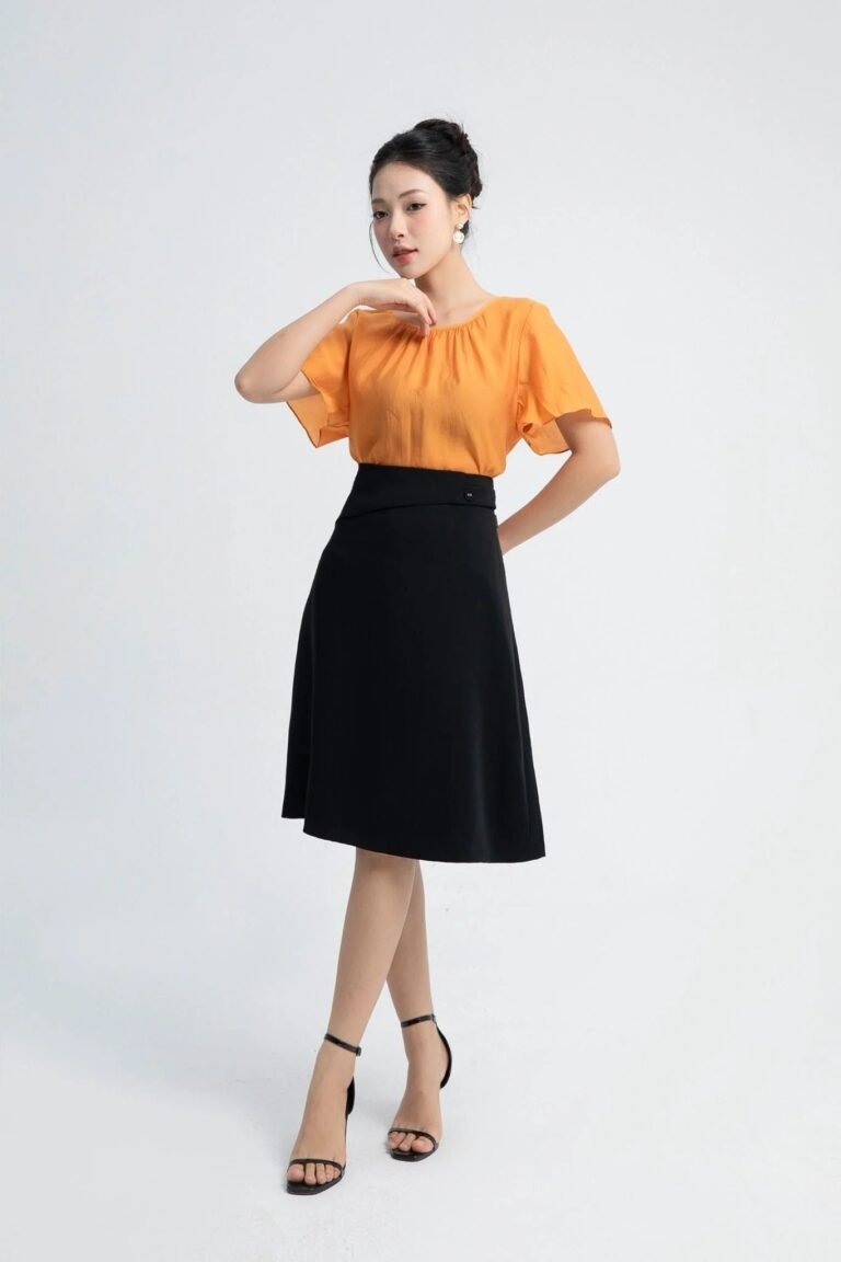 18+ Orange and Black Outfits for October — Subtle Halloween Dressing